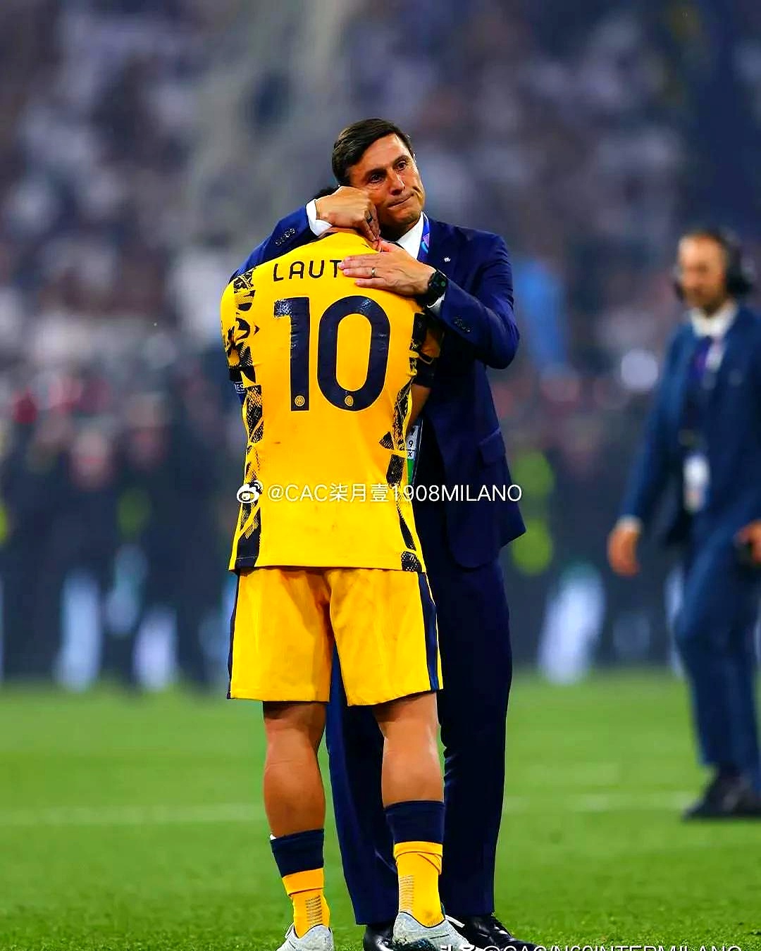 关于国际比赛日德甲焦点战，费耶诺德回应争议，态度坚定，资深球员宣示担当的信息