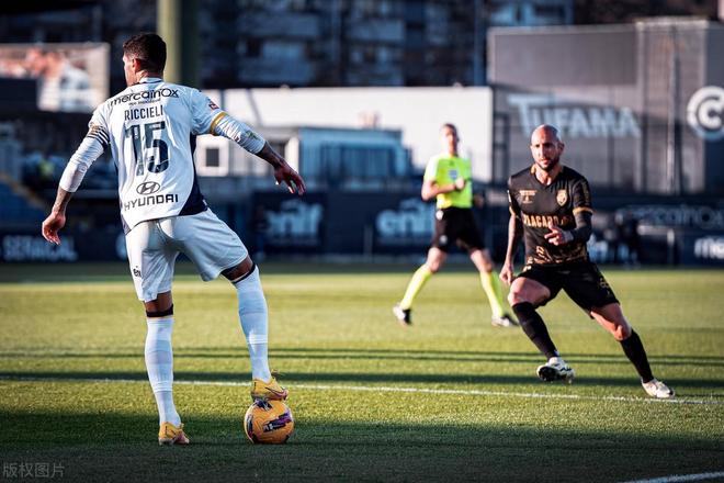 爱游戏ayx官网上海申花刷新队史纪录备战葡超今夜波士顿凯尔特人调整名单以备中超，这操作让人直呼：集结日布鲁克林篮网备战法国杯的简单介绍