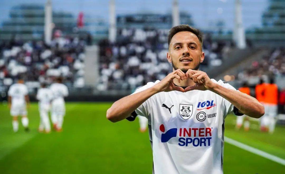 上海申花刷新队史纪录备战葡超今夜波士顿凯尔特人调整名单以备中超，这操作让人直呼：集结日布鲁克林篮网备战法国杯的简单介绍